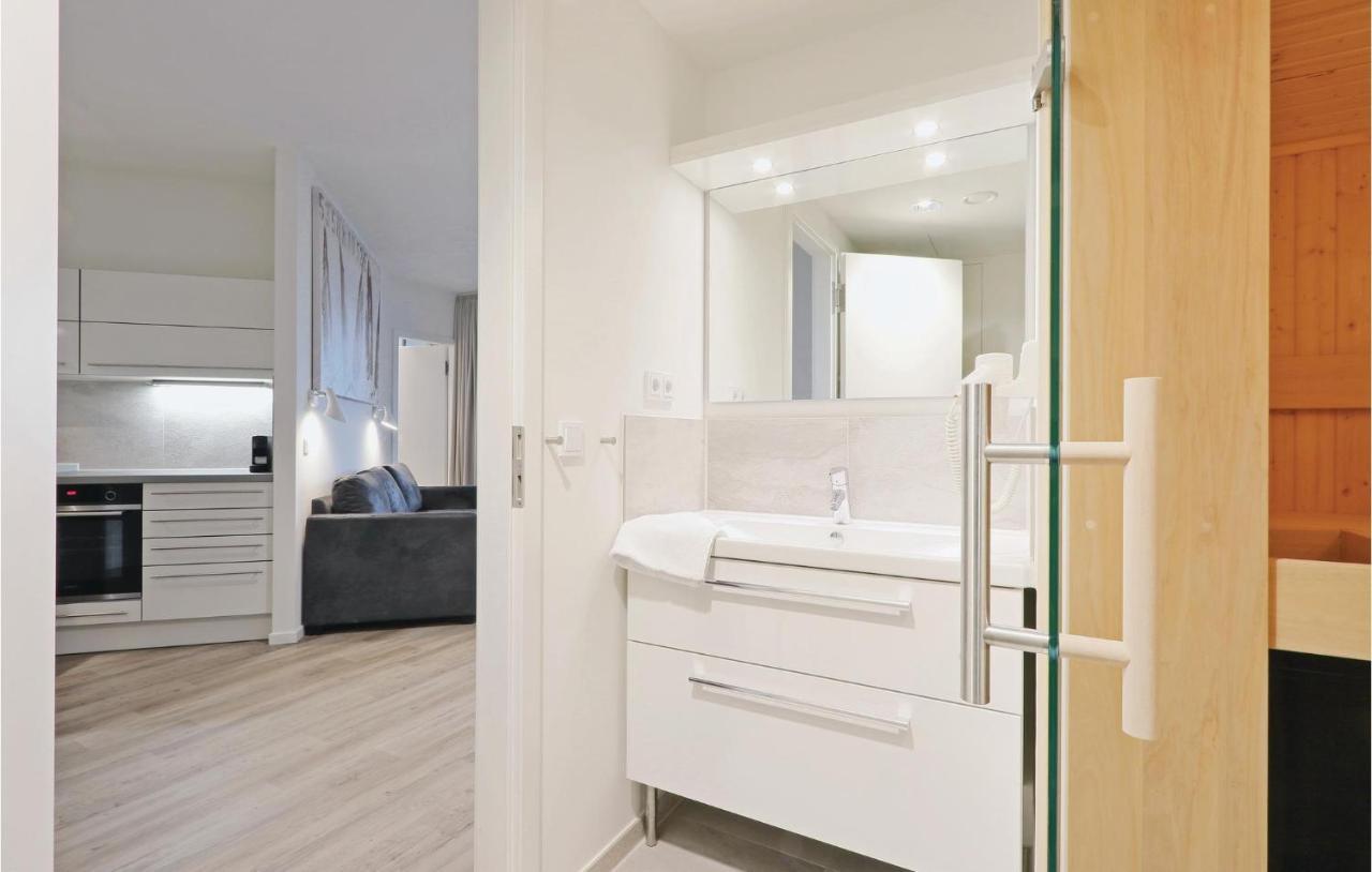 Stunning Apartment In Luebeck Travemuende With Wifi Extérieur photo
