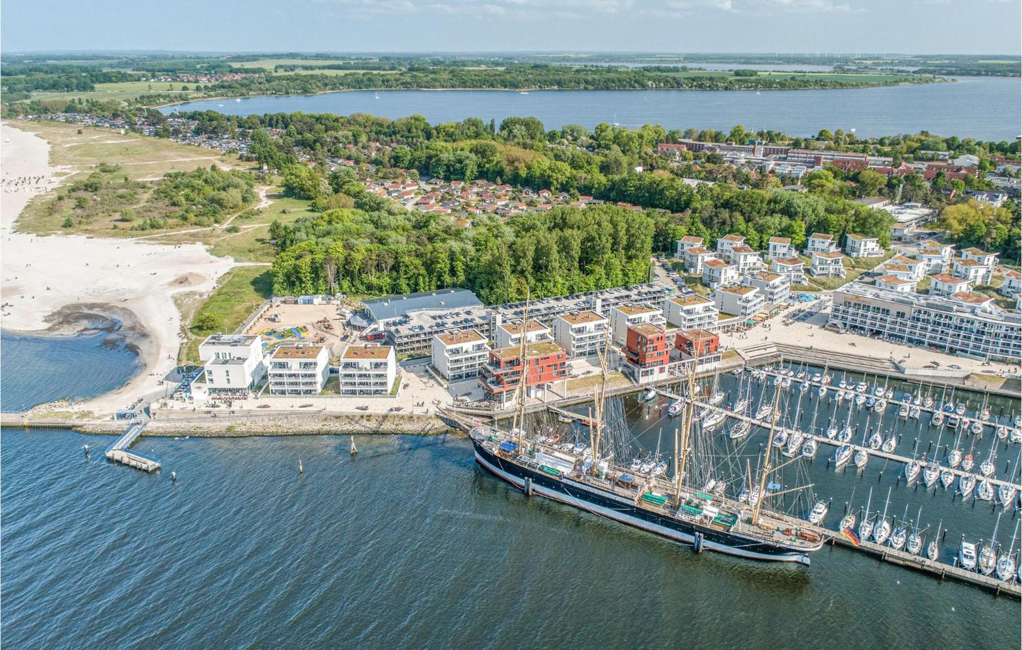 Stunning Apartment In Luebeck Travemuende With Wifi Extérieur photo